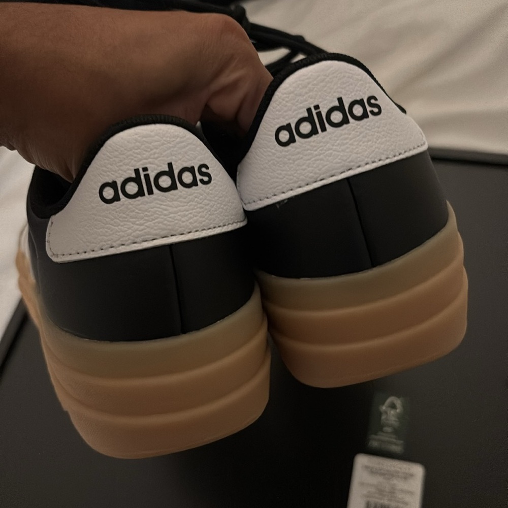 Adidas Bold Platform- 6.5 - Picture 4 of 4